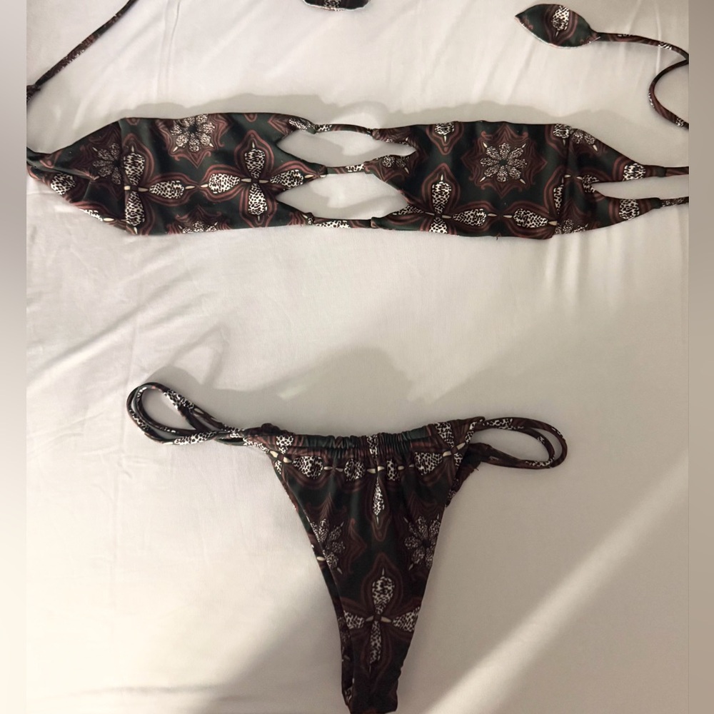 Kaleido benoa READ CAPTION